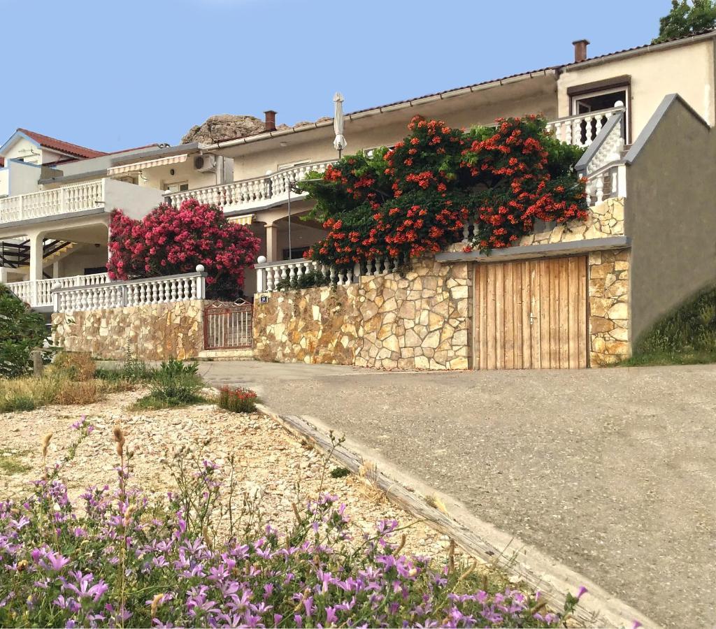 Apartment Coral Metajna Exterior photo